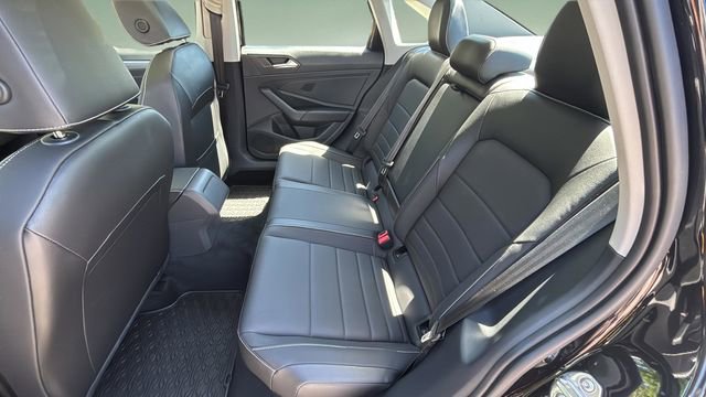 Used 2023 Volkswagen Jetta SE w/ Panoramic Sunroof Package FWD image 20