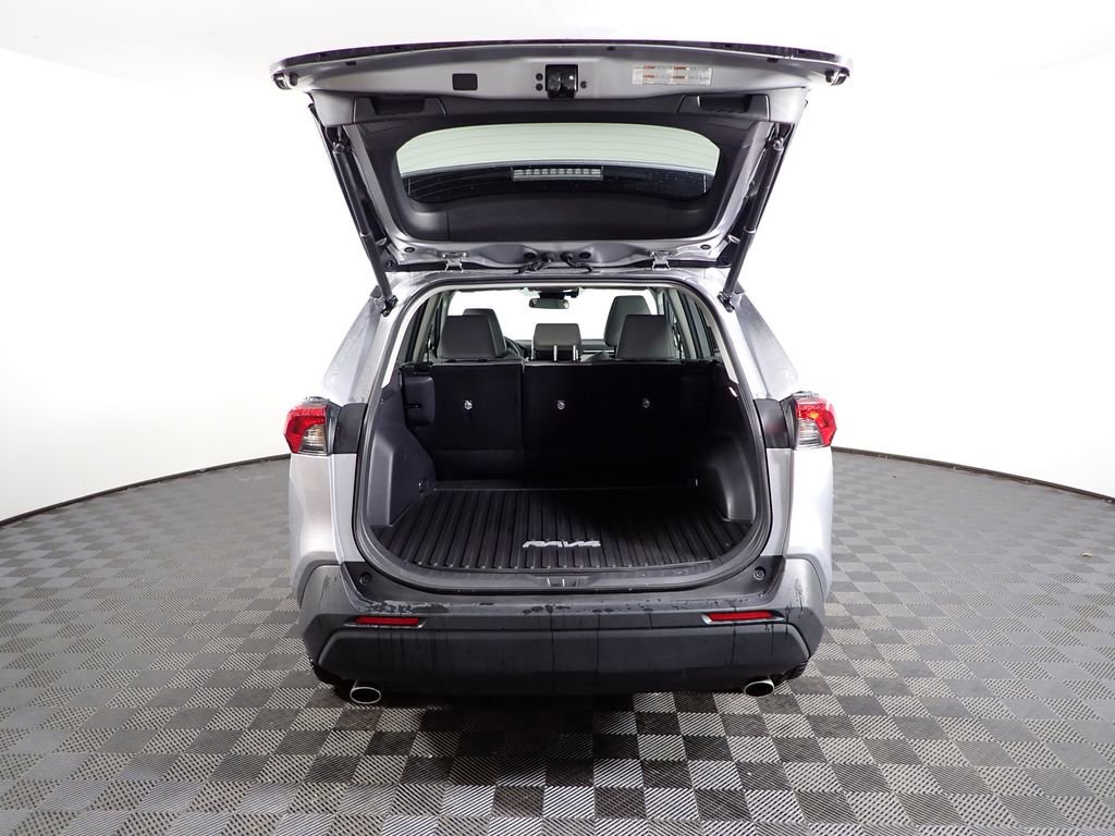 Used 2023 Toyota RAV4 XLE Premium image 17