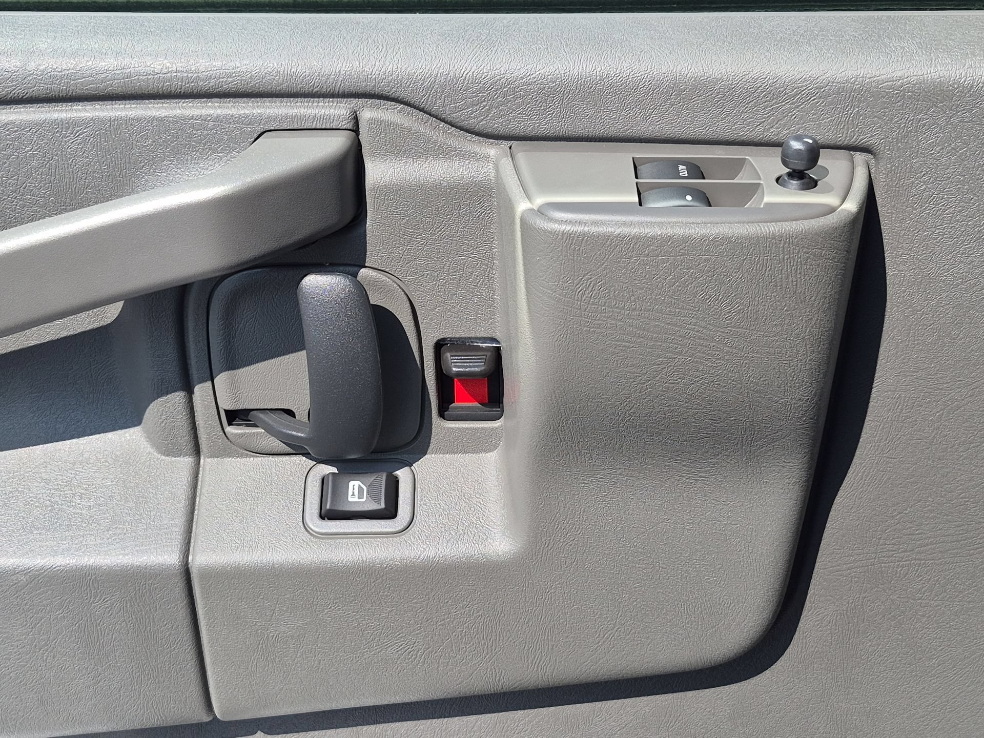 Used 2024 Chevrolet Express 3500 Extended RWD image 21