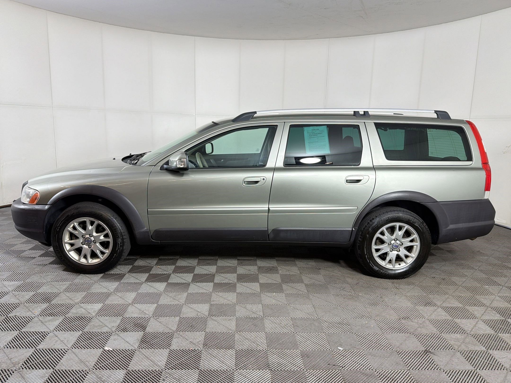 Used 2007 Volvo XC70 image 2