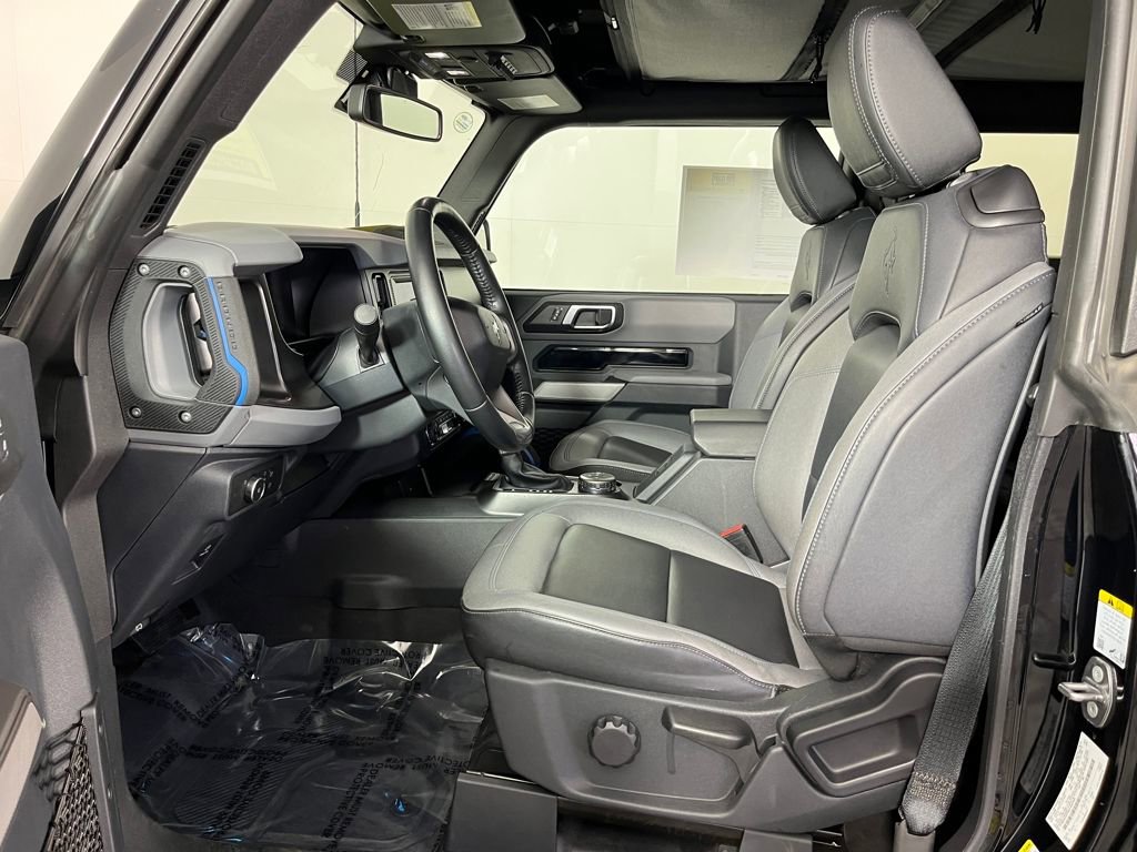 Used 2022 Ford Bronco Black Diamond image 11