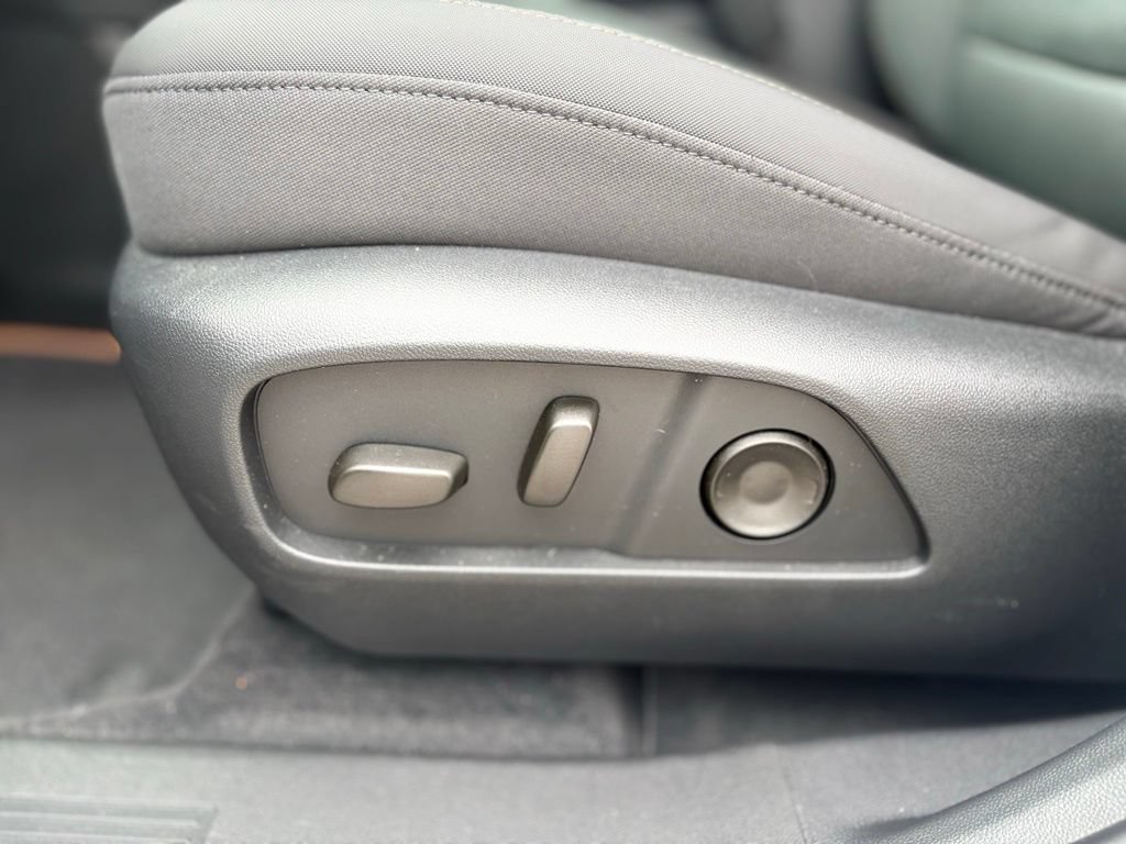 Used 2026 GMC Terrain AT4 w/ Convenience Package III AWD/4WD image 13