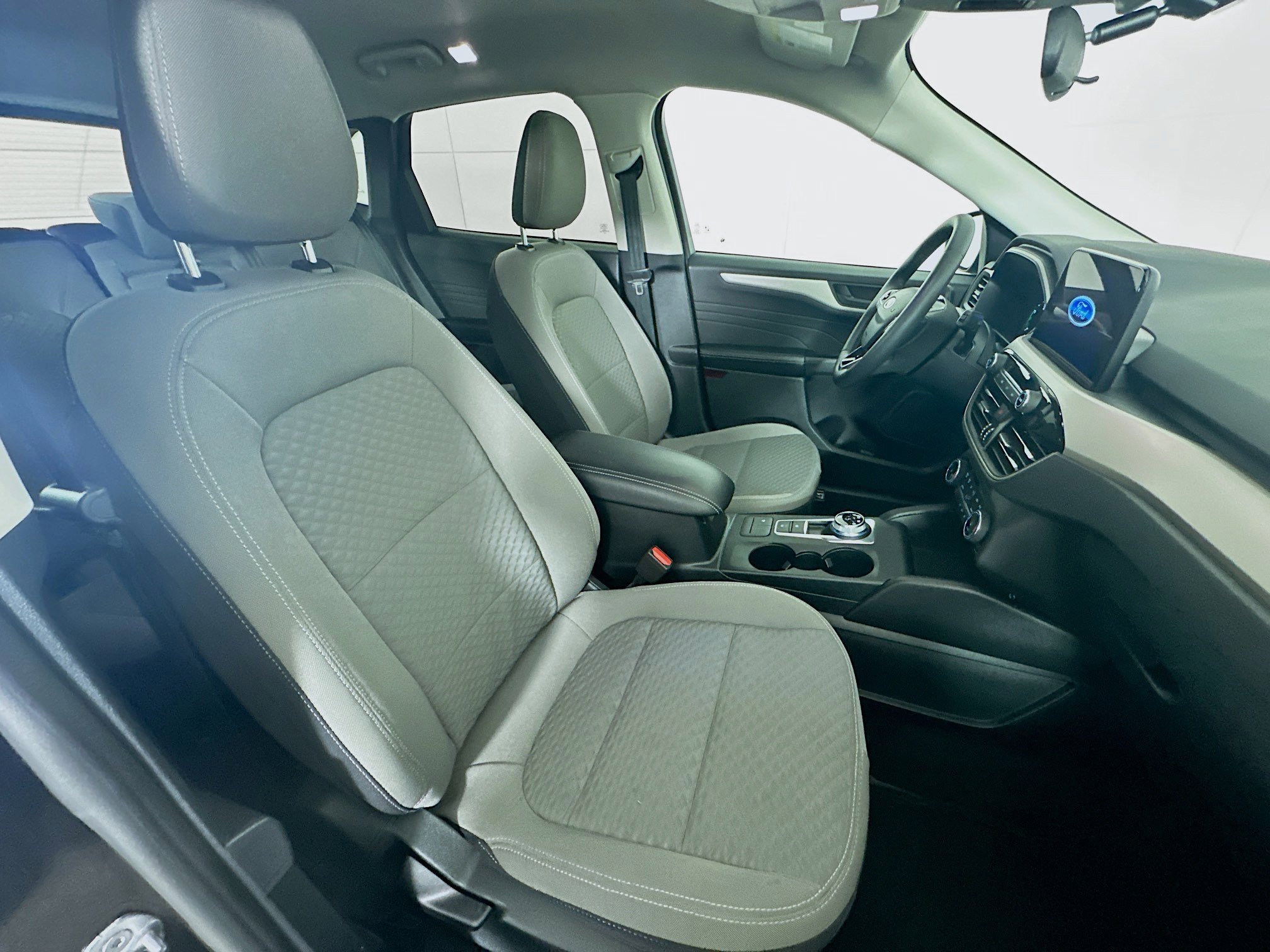 Used 2022 Ford Escape SE w/ SE Sport Appearance Package image 30