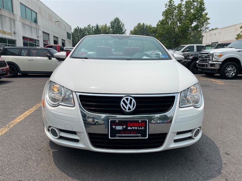 Used 2011 Volkswagen Eos Lux FWD image 3