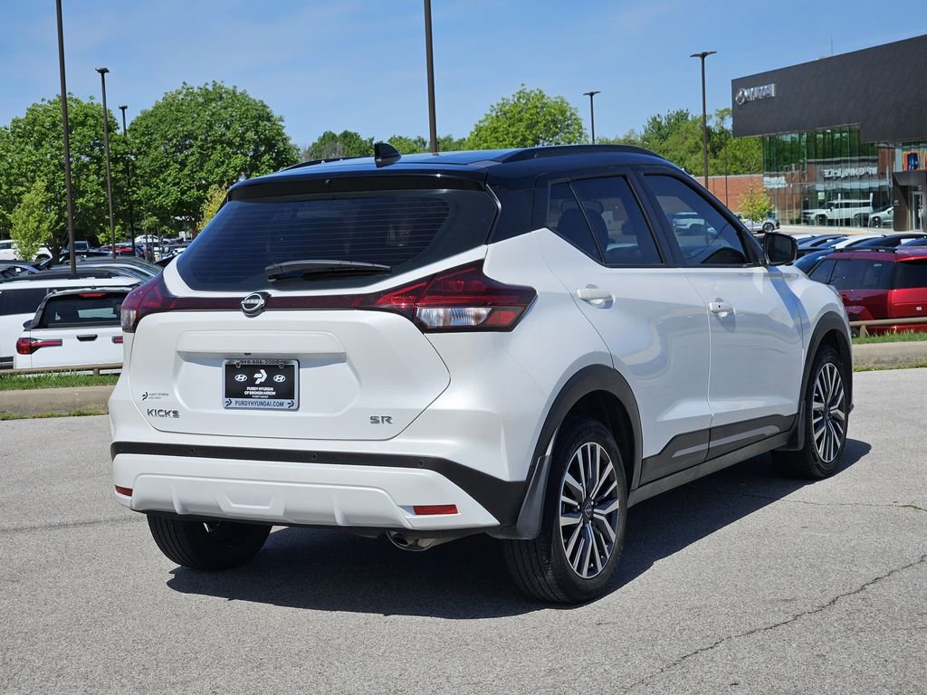 Used 2023 Nissan Kicks SR w/ SR Premium Package FWD image 4