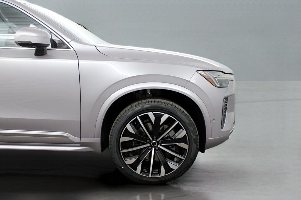New 2026 Volvo XC90 B6 Plus w/ Protection Package Premier AWD/4WD image 33