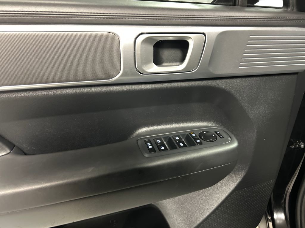 Used 2025 Hyundai Santa Fe SE image 12