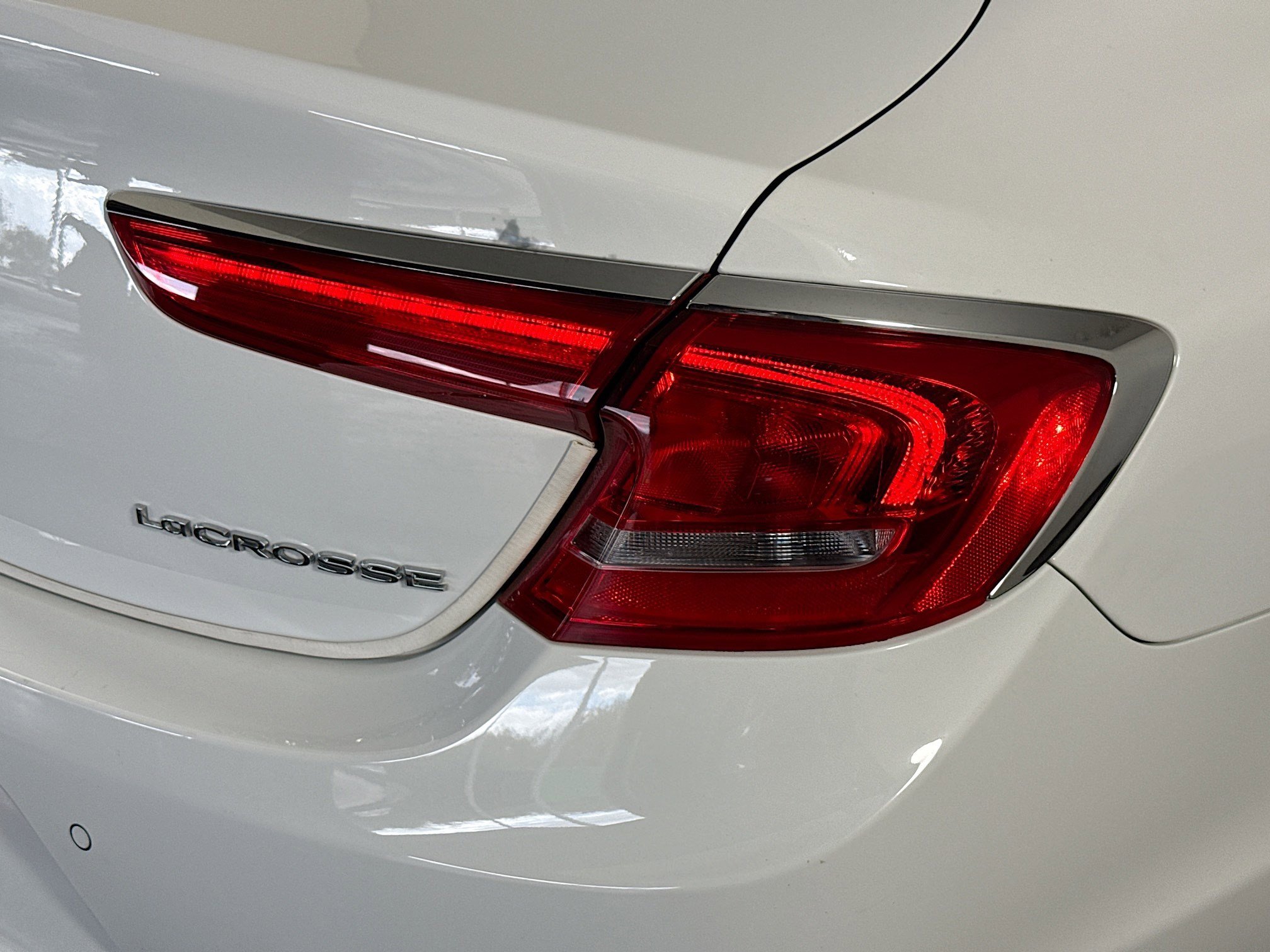 Used 2017 Buick LaCrosse Essence image 34