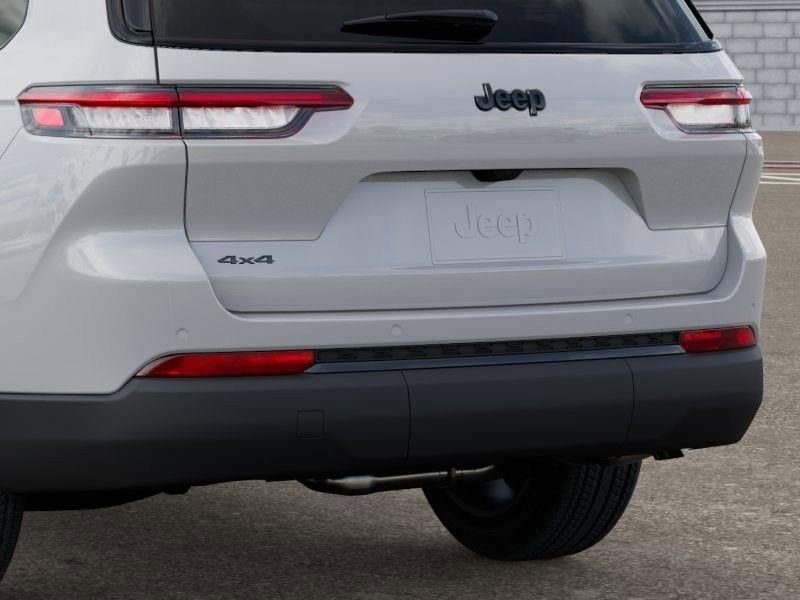 New 2025 Jeep Grand Cherokee L Altitude AWD/4WD image 13