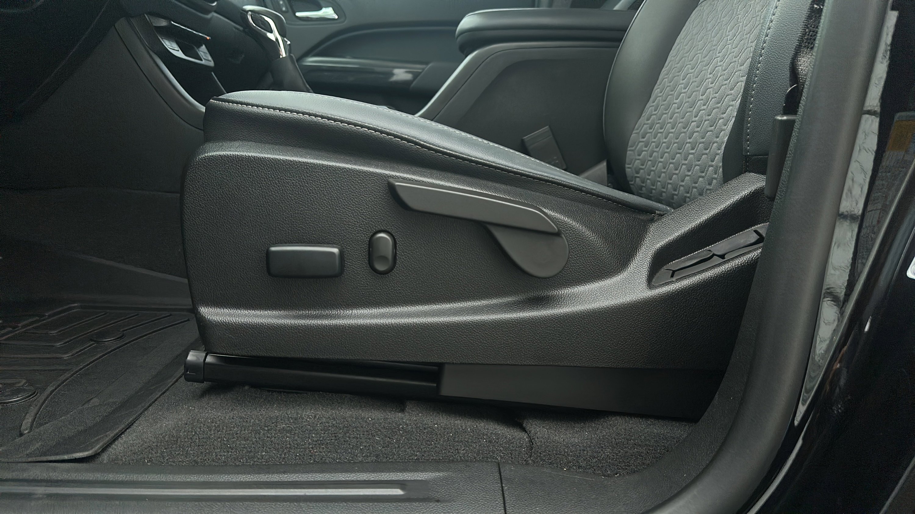 Used 2022 Chevrolet Colorado Z71 image 25