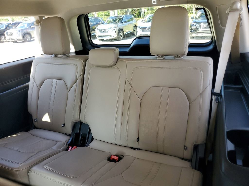 Used 2024 Ford Expedition Max Limited AWD/4WD image 12