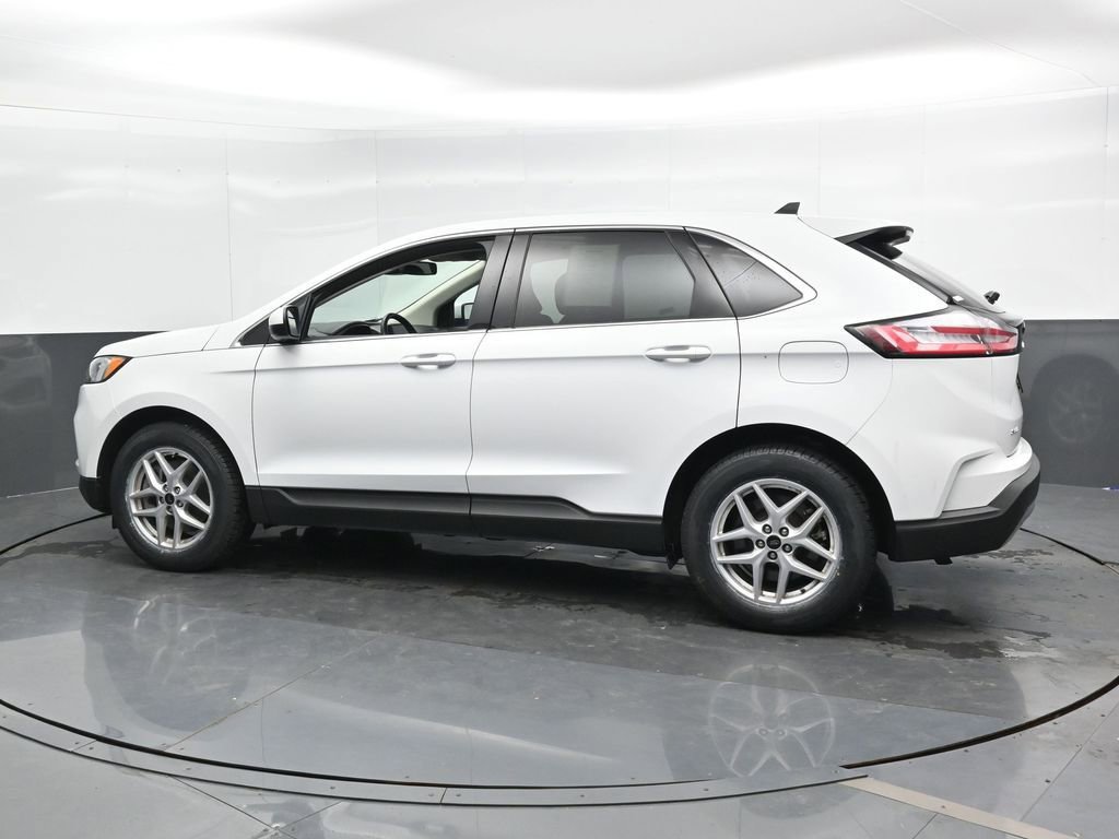 Used 2024 Ford Edge SEL image 9