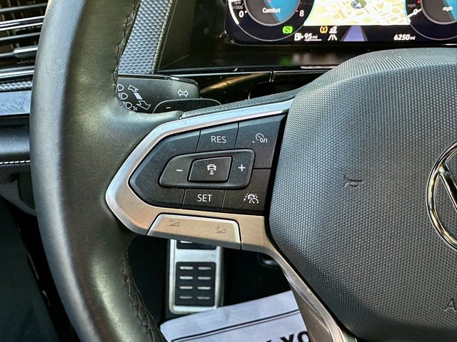 Certified 2025 Volkswagen Atlas Cross Sport SEL R-Line image 28