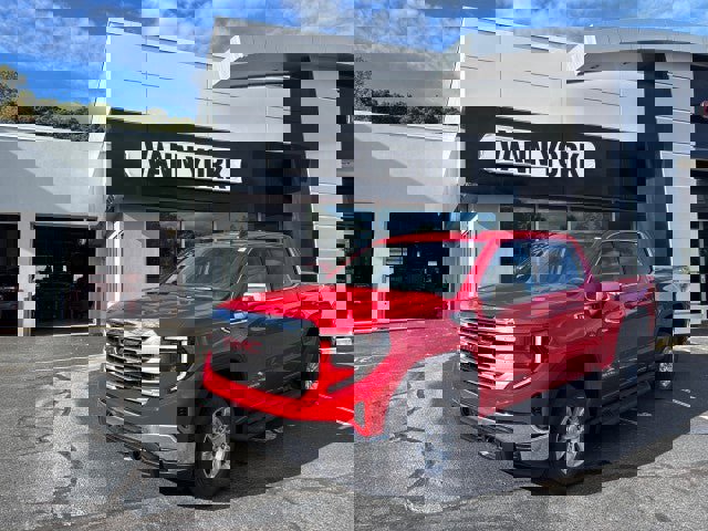 New 2026 GMC Sierra 1500 SLE w/ Preferred Package