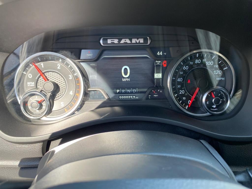 New 2024 RAM 2500 Tradesman w/ Safety Group AWD/4WD image 19