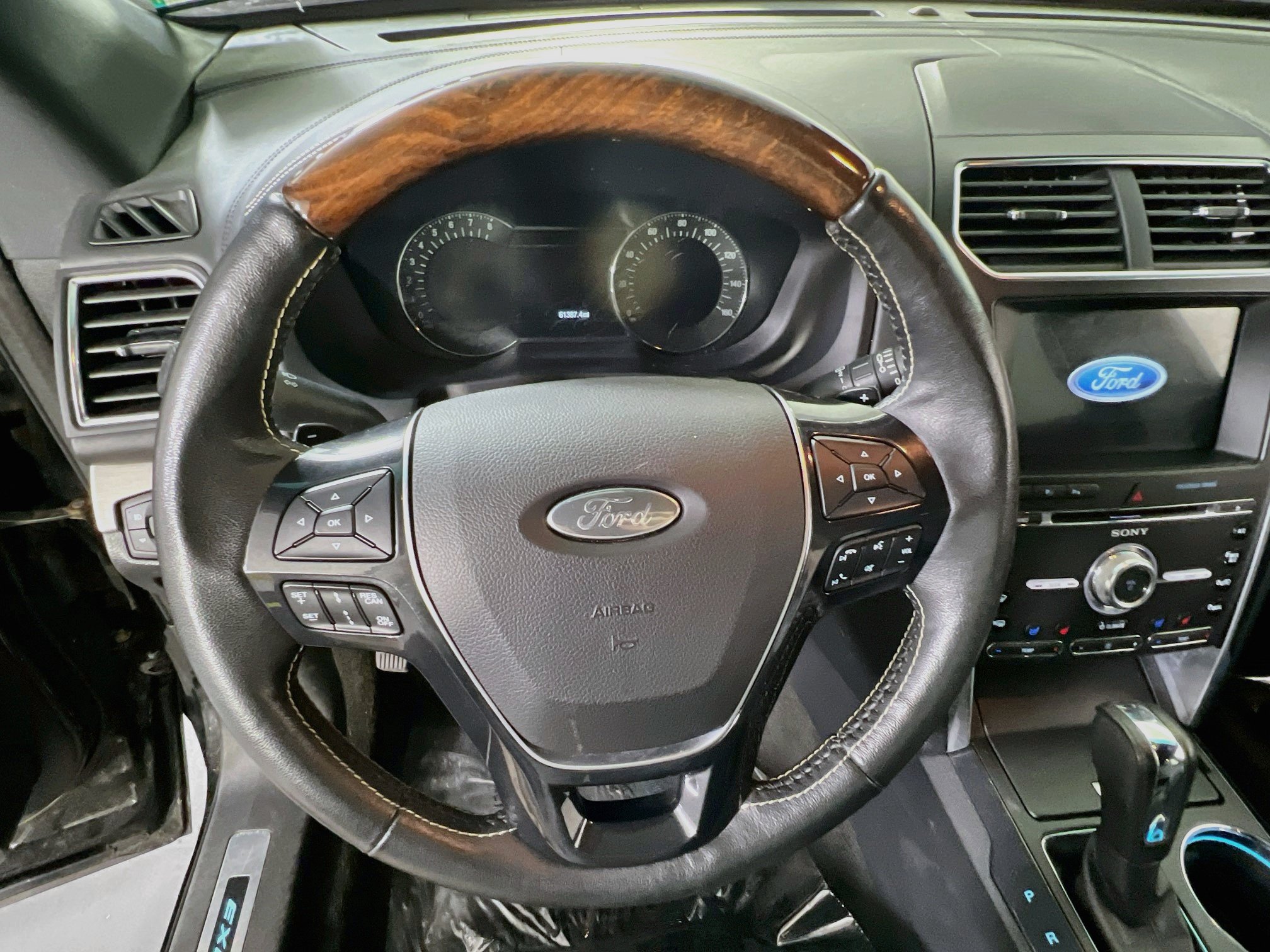 Used 2017 Ford Explorer Platinum AWD/4WD image 11