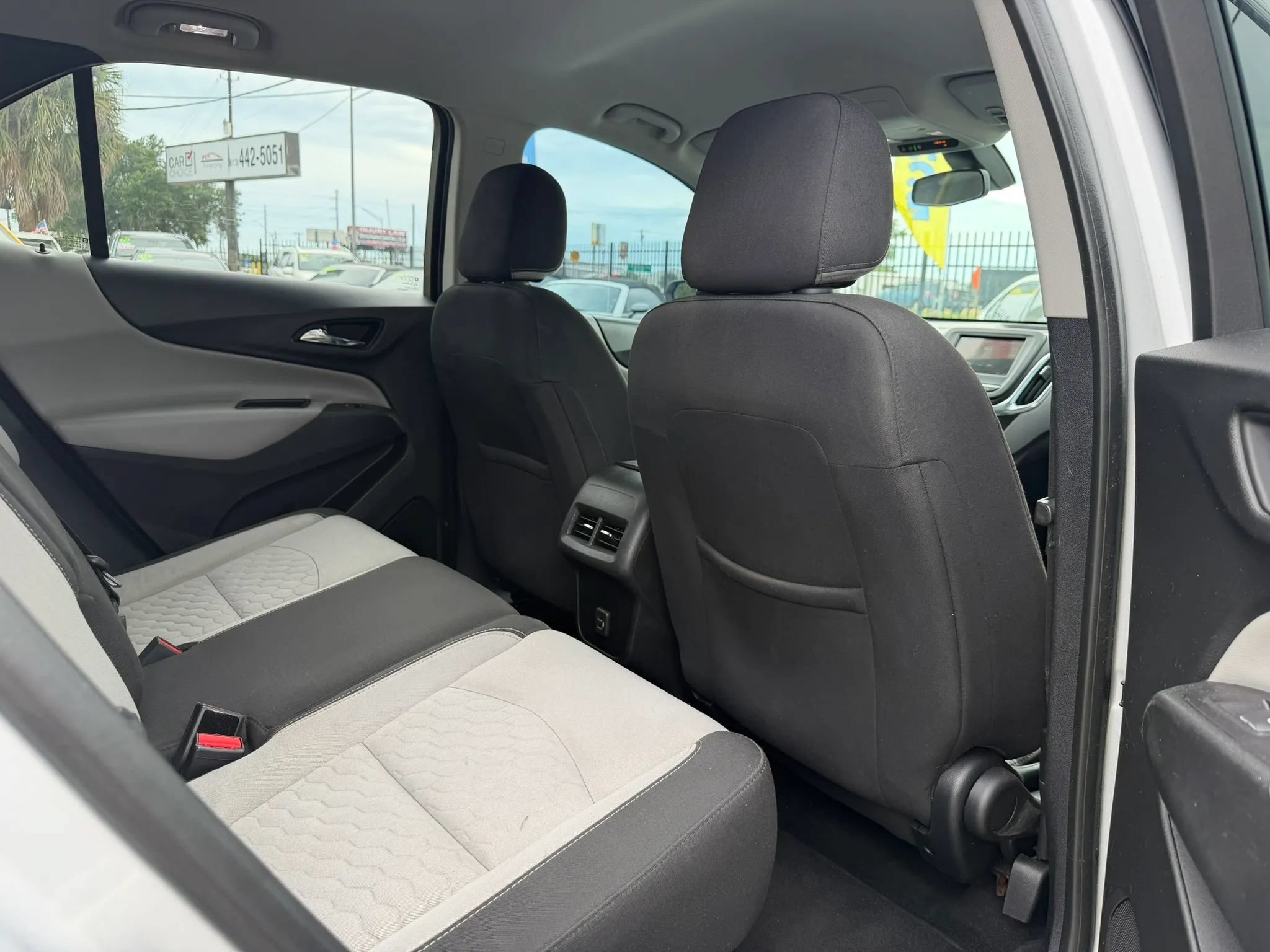Used 2019 Chevrolet Equinox LS w/ LS Convenience Package FWD image 12