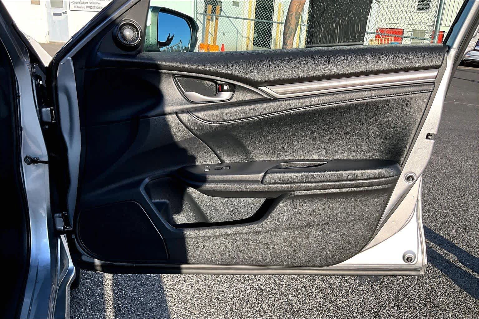 Used 2019 Honda Civic Touring image 22