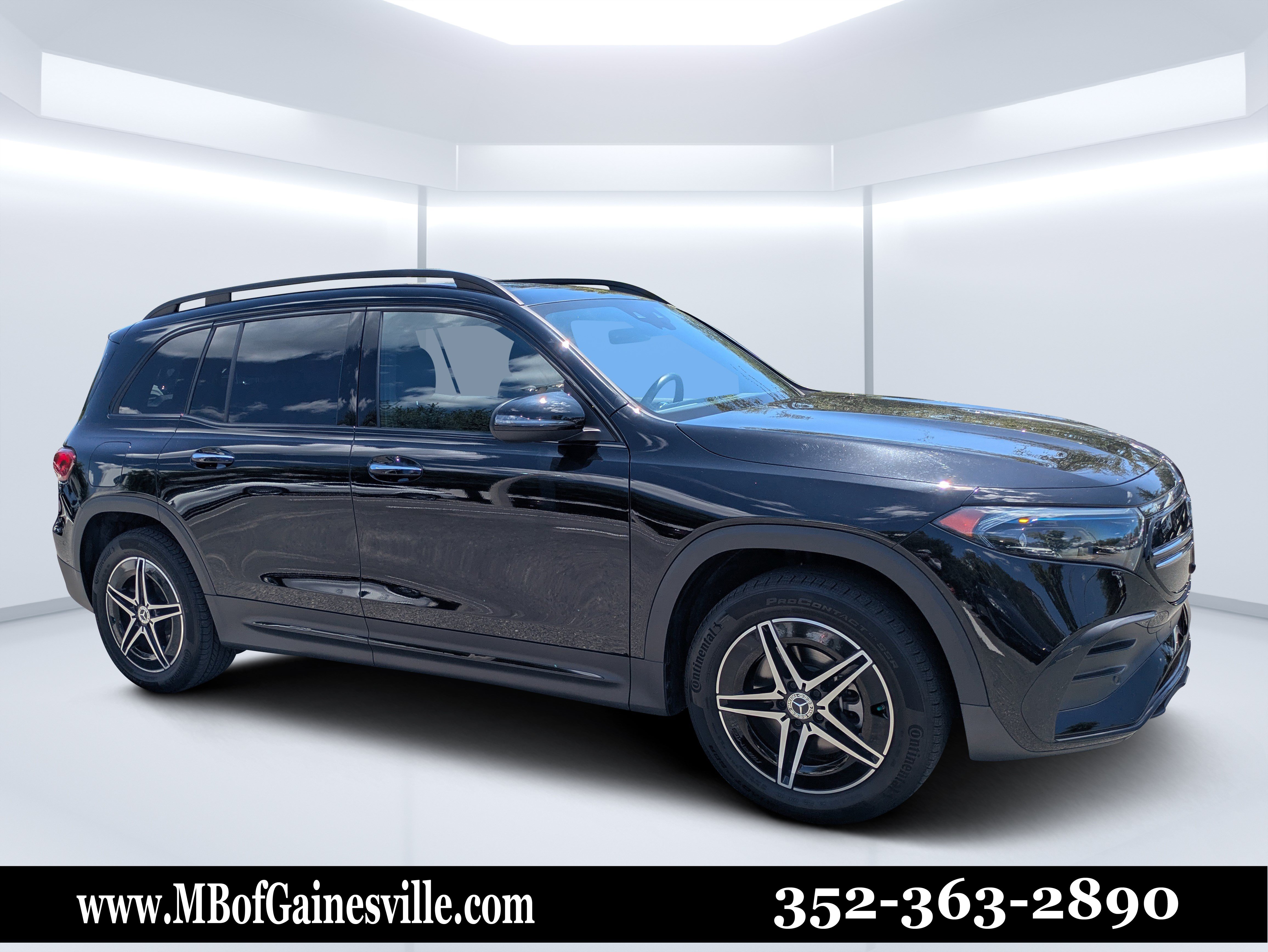 Used 2023 Mercedes-Benz EQB 300 4MATIC image 1