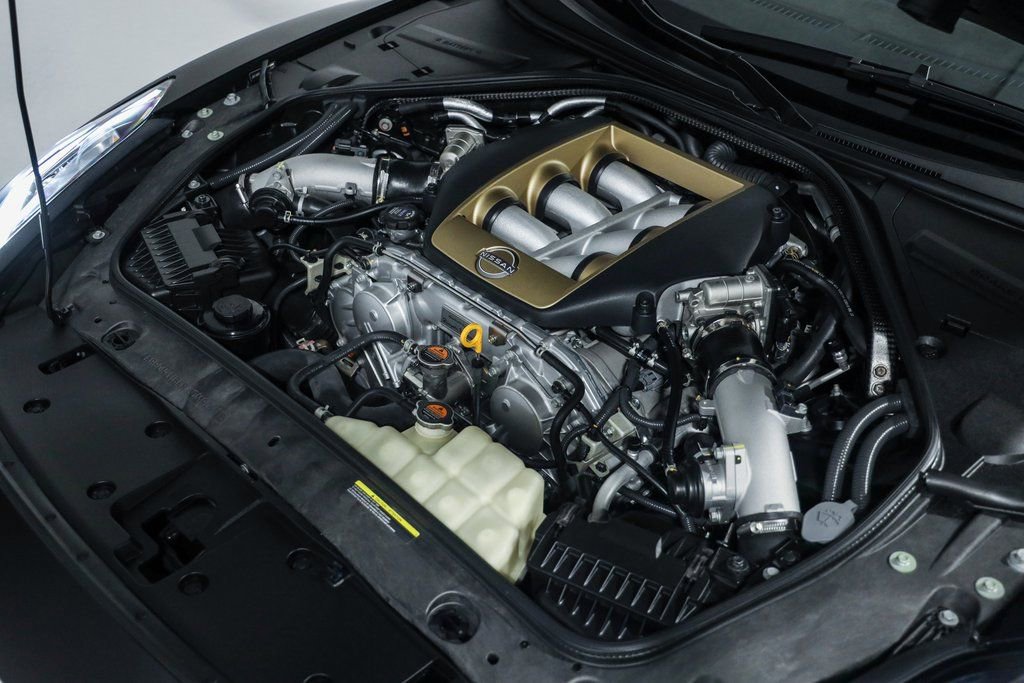 Used 2021 Nissan GT-R Premium AWD/4WD image 40