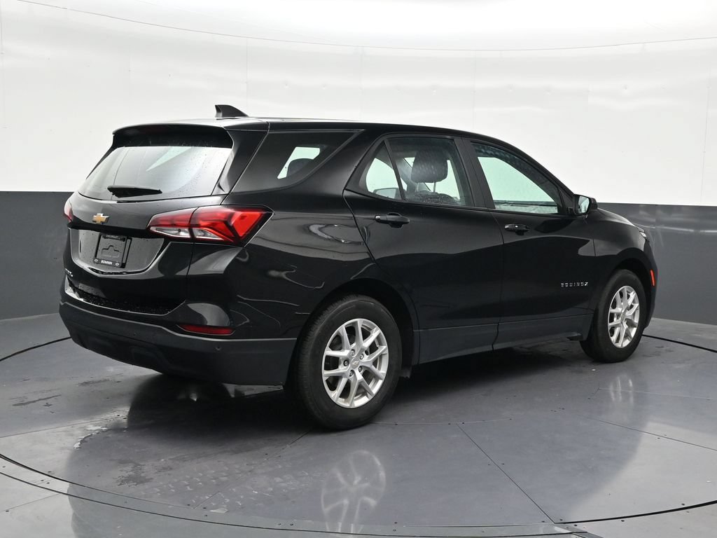 Used 2024 Chevrolet Equinox LS w/ Driver Confidence II Package FWD image 5