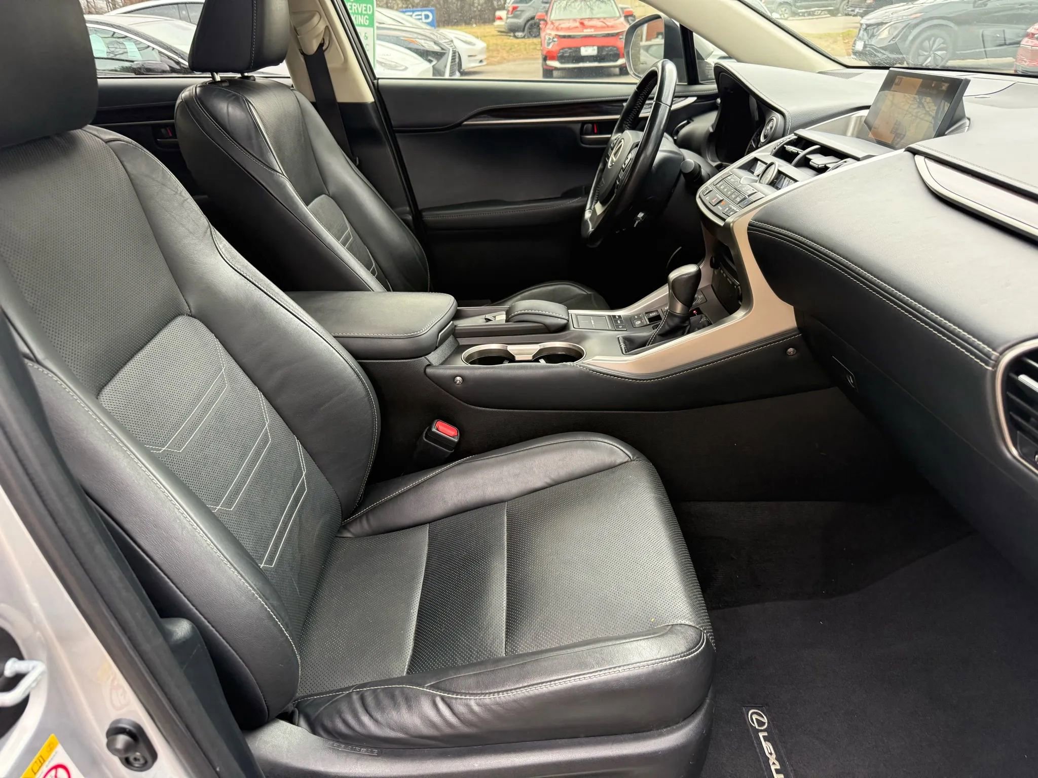 Used 2016 Lexus NX 300h AWD image 22