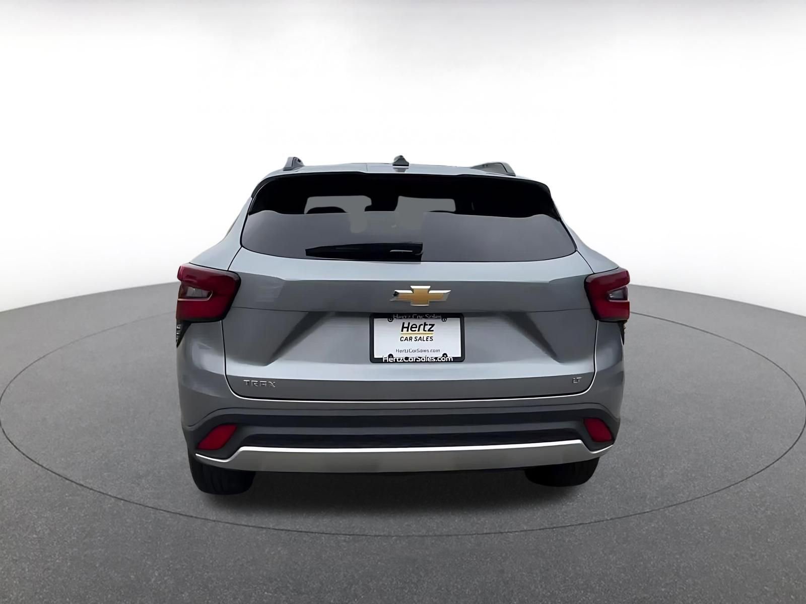 Used 2025 Chevrolet Trax LT FWD image 12