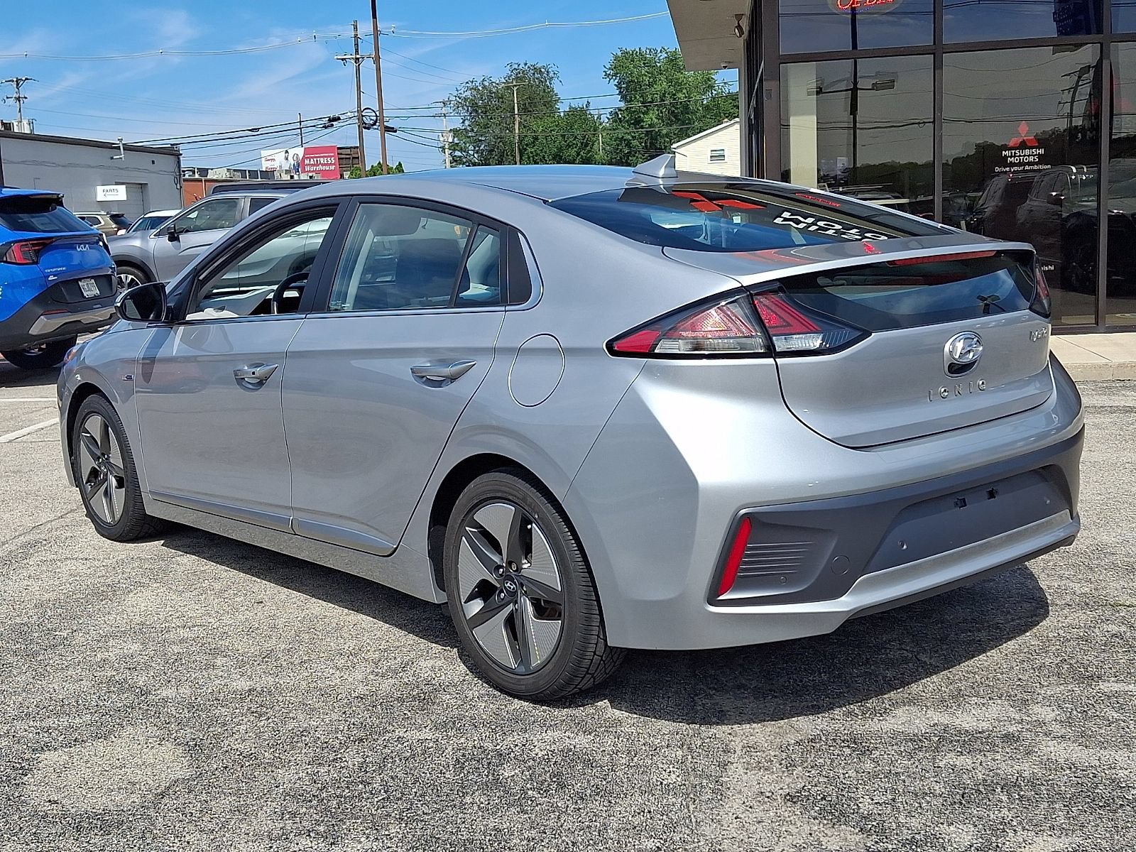 Used 2020 Hyundai Ioniq Limited FWD image 4
