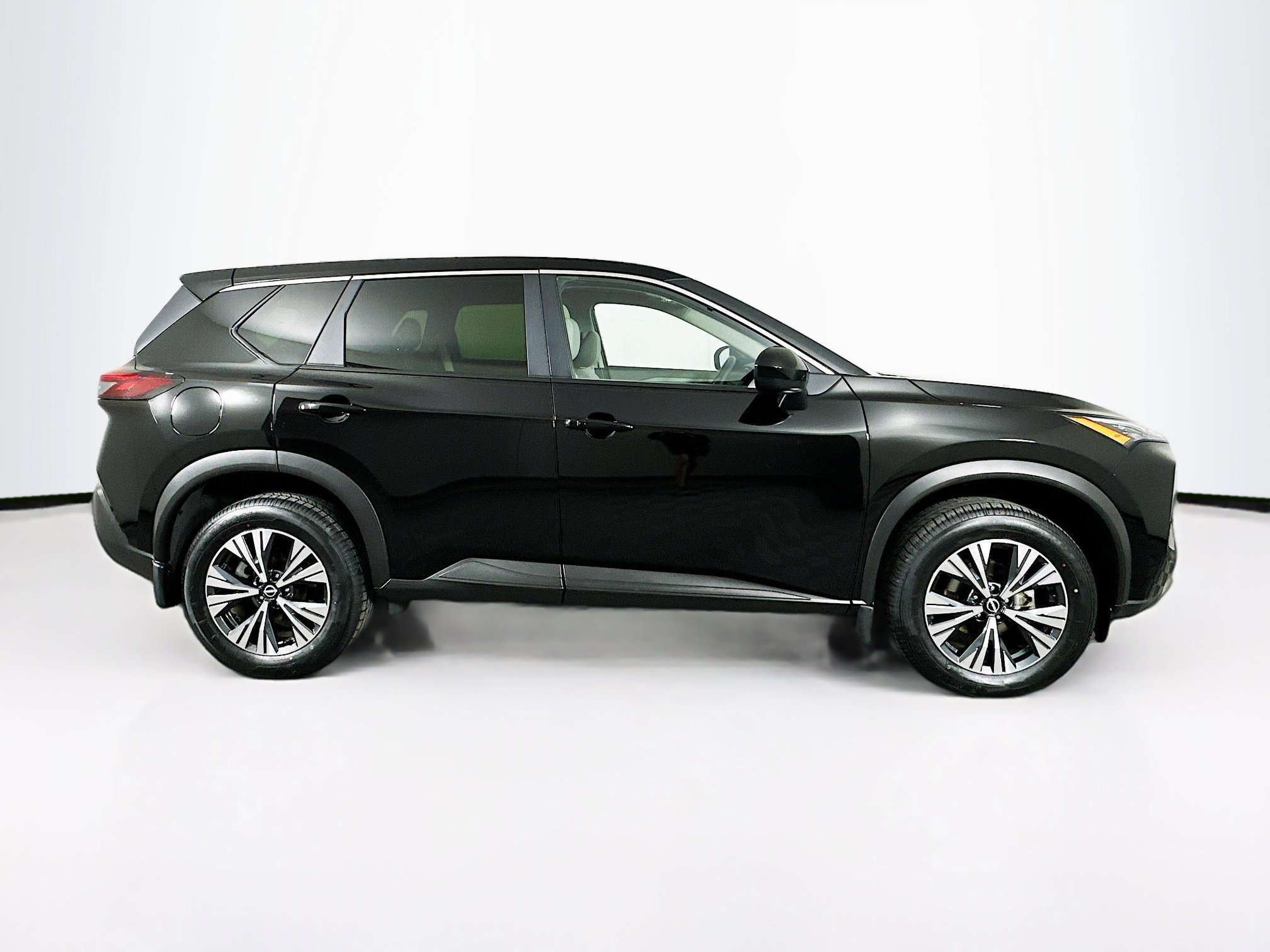 Used 2023 Nissan Rogue SV image 10