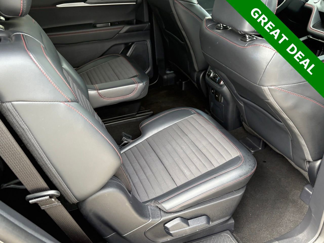 Used 2025 Ford Explorer ST-Line AWD/4WD image 39