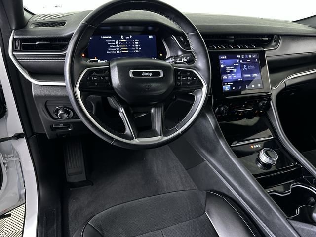 Used 2023 Jeep Grand Cherokee Altitude AWD/4WD image 21