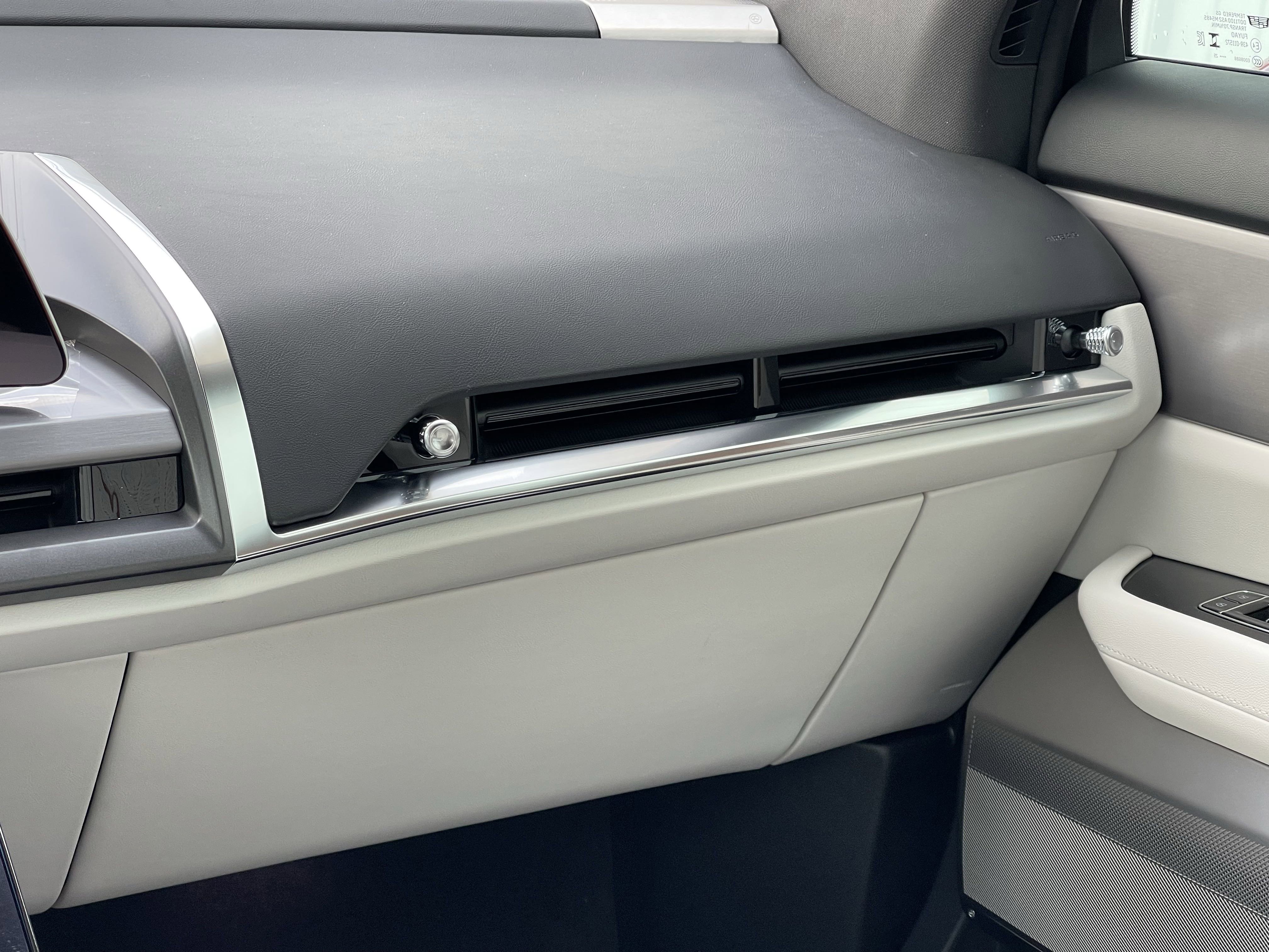 New 2026 Cadillac Vistiq Sport image 6