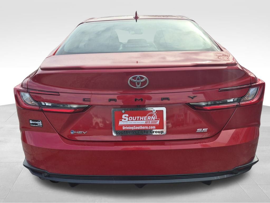 Used 2025 Toyota Camry LE image 5