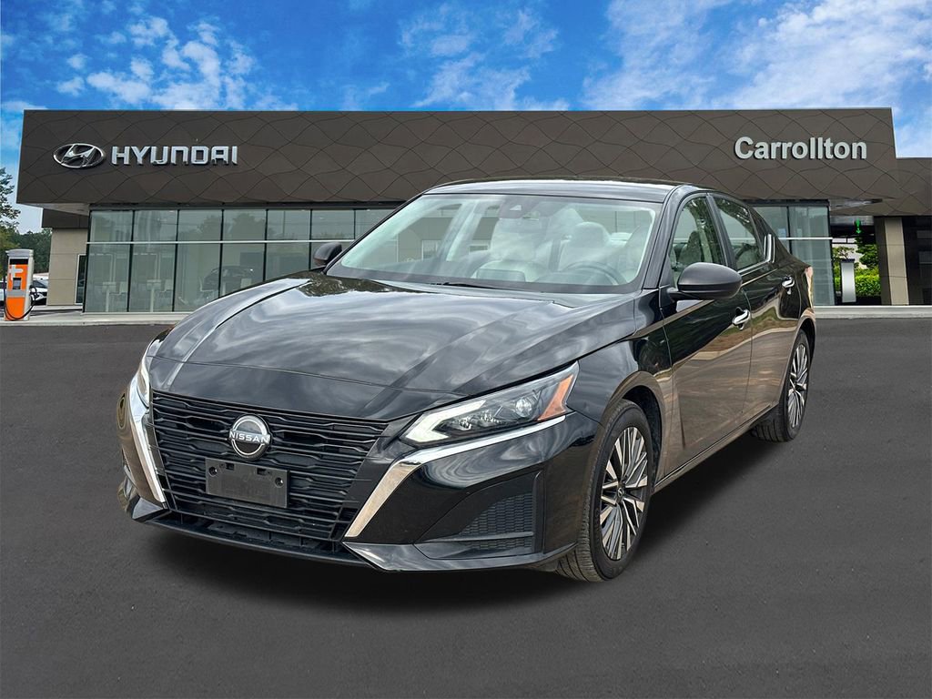 Used 2024 Nissan Altima 2.5 SV FWD image 1