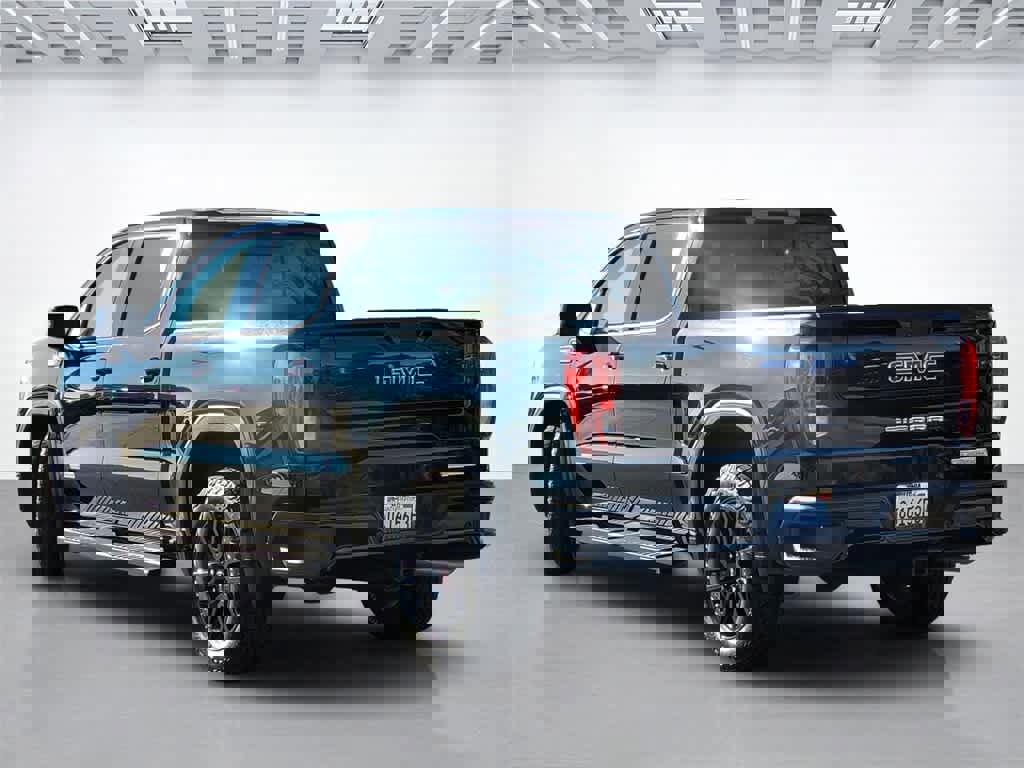 Used 2021 GMC Sierra 1500 Elevation w/ Preferred Package image 4