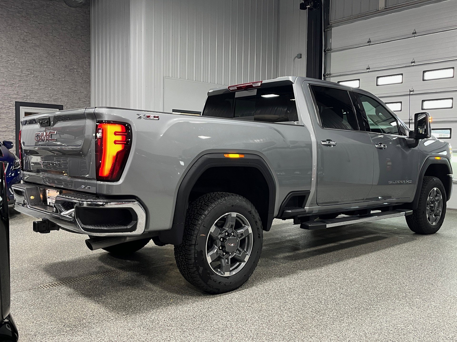 New 2025 GMC Sierra 3500 SLT w/ SLT Premium Package image 5