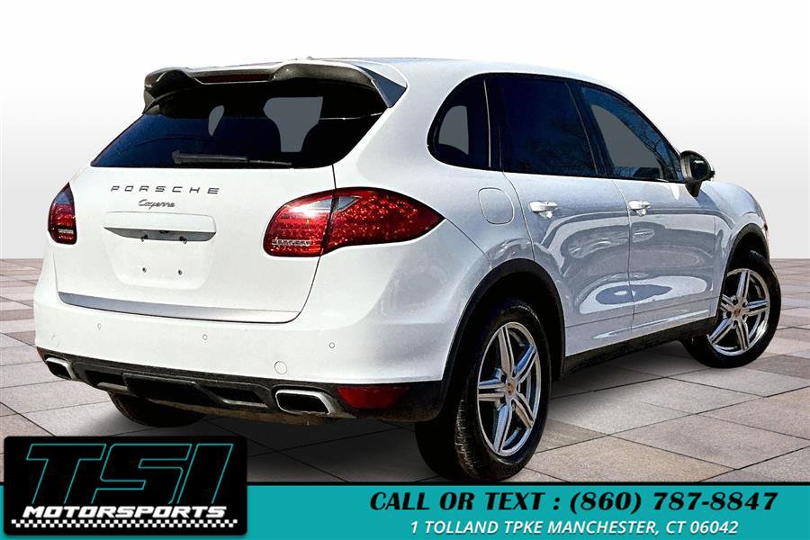 Used 2014 Porsche Cayenne Platinum Edition image 2