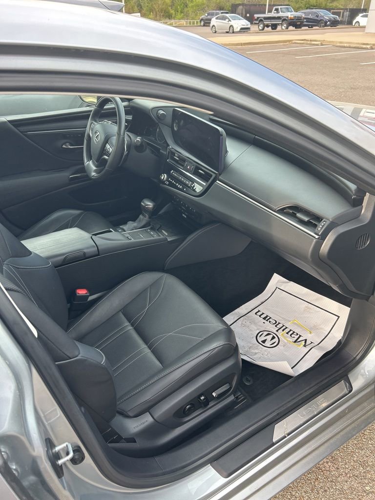 Used 2022 Lexus ES 350 Ultra Luxury image 11