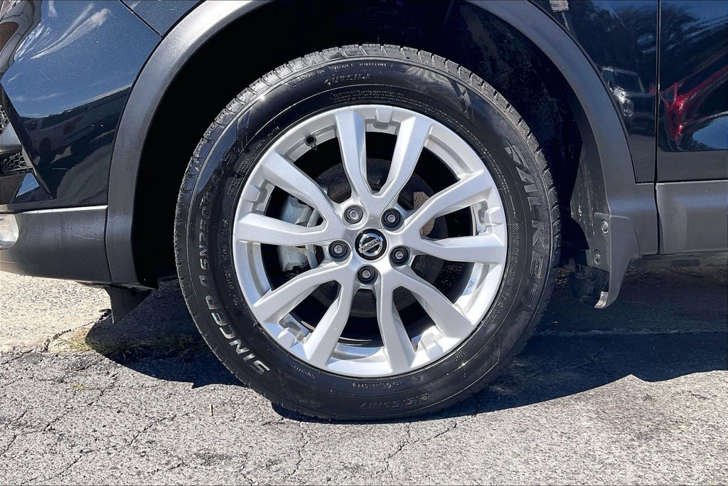 Used 2022 Nissan Rogue Sport SV AWD/4WD image 9