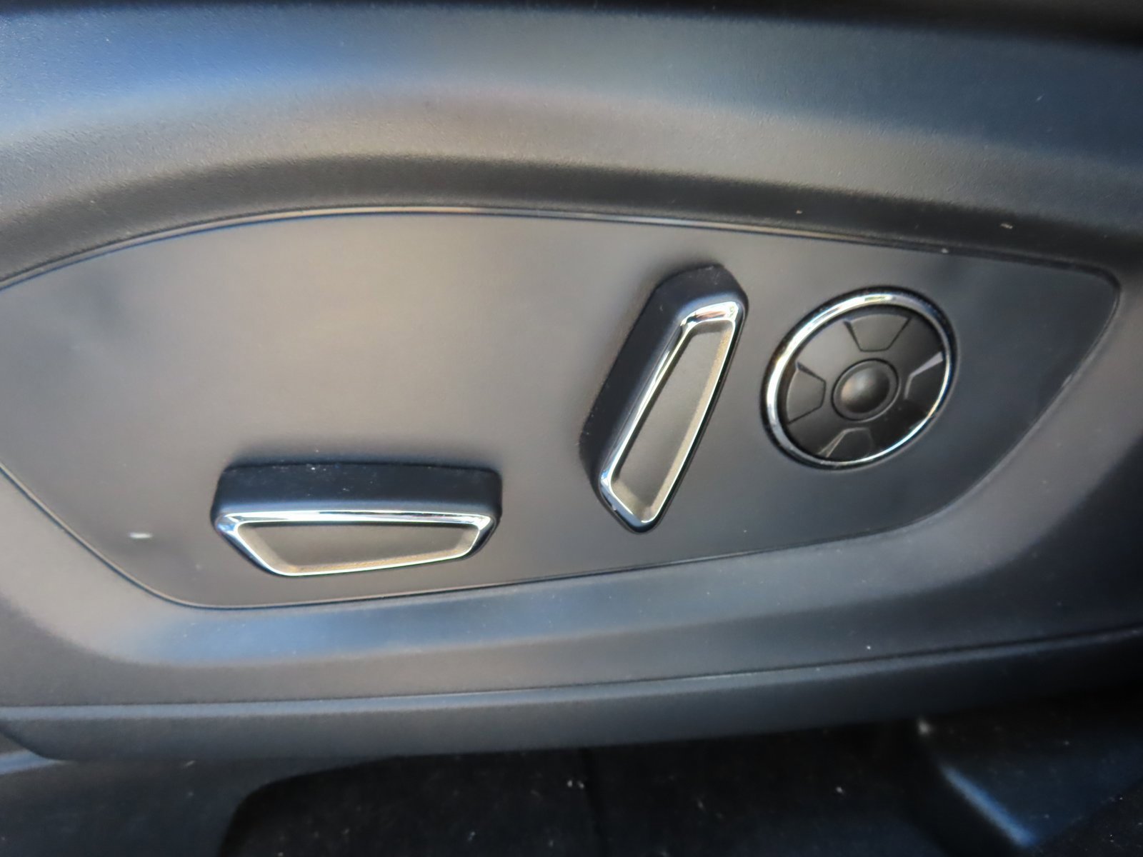 Used 2020 Ford Explorer ST w/ ST High-Performance Pack image 27