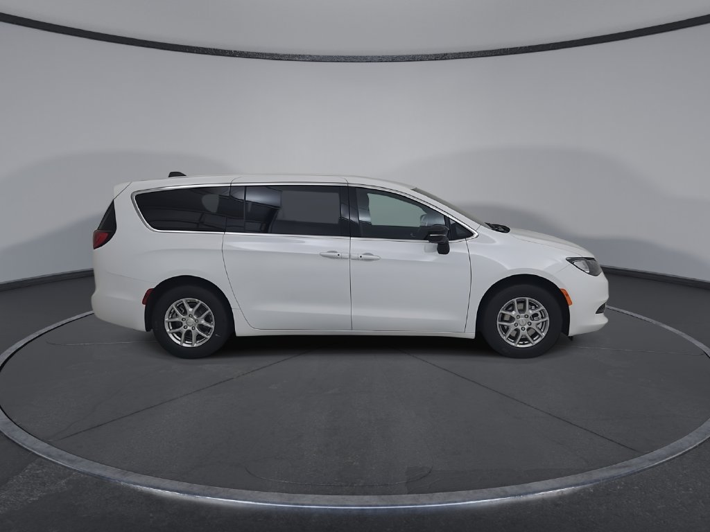 New 2027 Chrysler Pacifica LX FWD image 17
