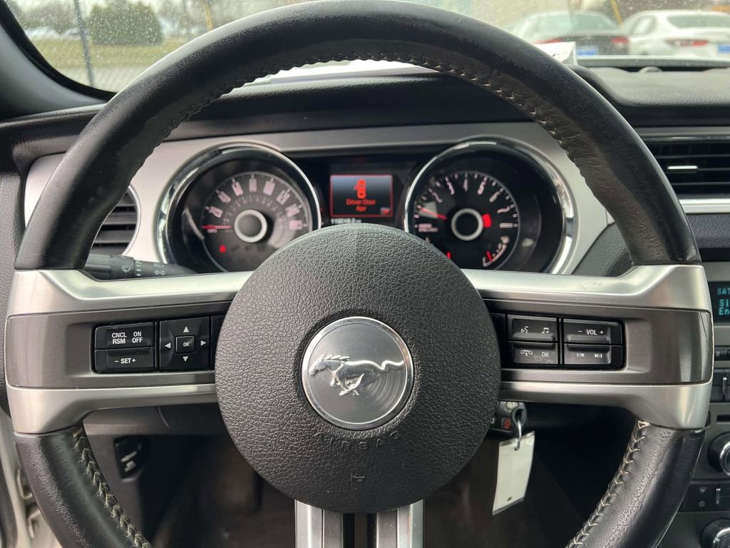 Used 2013 Ford Mustang Premium image 14