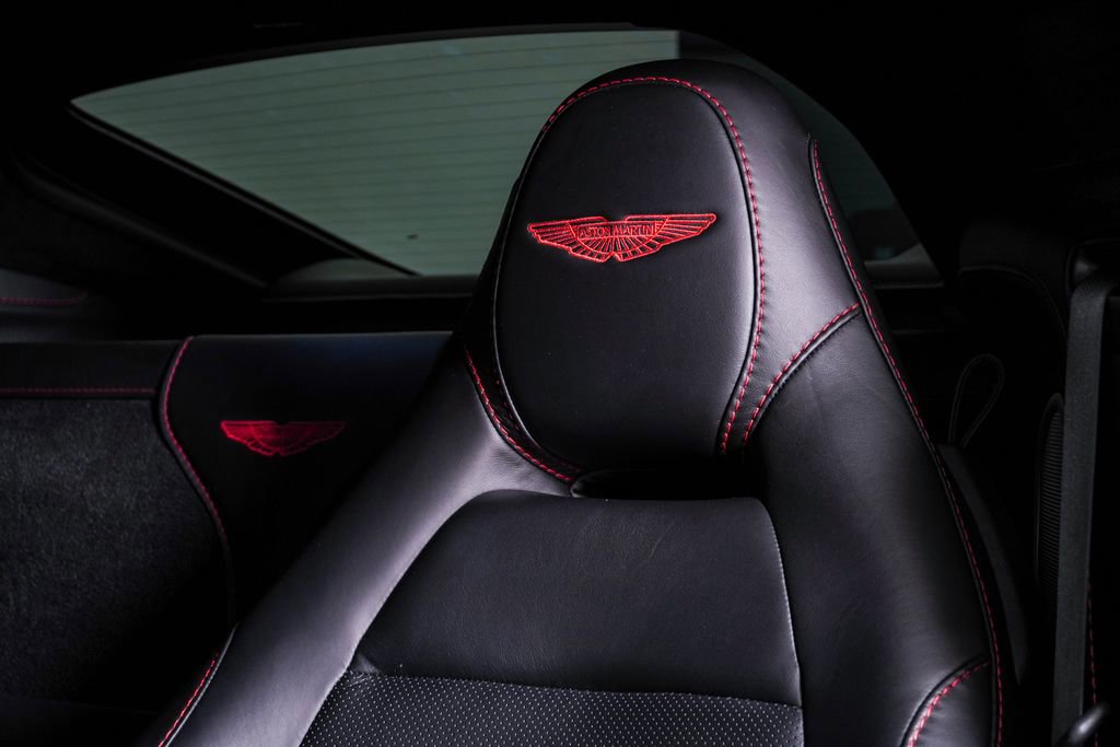 Used 2020 Aston Martin V8 Vantage Coupe image 21