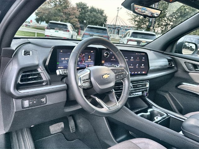 Used 2026 Chevrolet Traverse LT w/ Driver Confidence Package FWD image 10