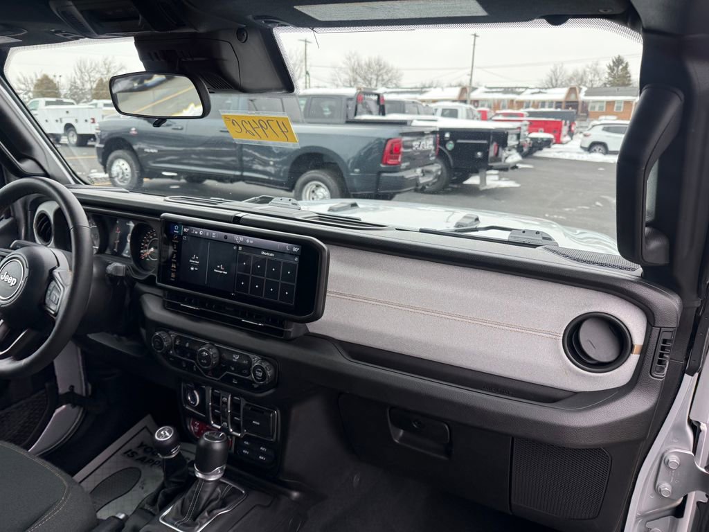 Used 2024 Jeep Wrangler Willys image 13