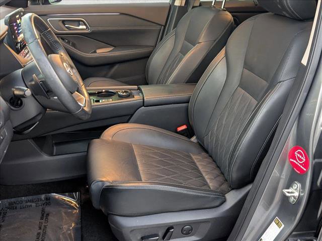 Used 2023 Nissan Rogue Platinum w/ Platinum Premium Package image 16