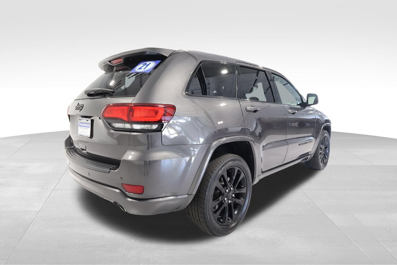 Used 2021 Jeep Grand Cherokee Laredo X RWD image 3