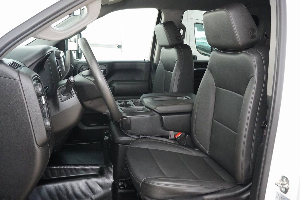 Used 2024 Chevrolet Silverado 3500 W/T image 21