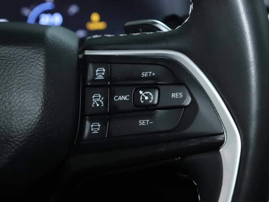 Used 2023 Jeep Grand Cherokee Laredo AWD/4WD image 24