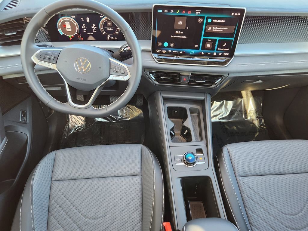 New 2026 Volkswagen Tiguan SE AWD/4WD image 16
